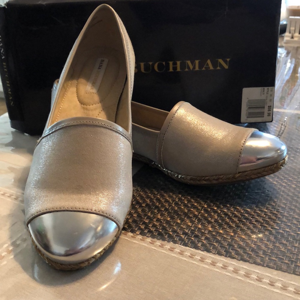 Dana Buchanan tan/silver flats